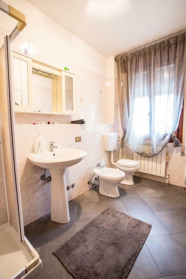 Adria Bella Locazione Turistica Bed & Breakfast Bagian luar foto